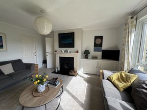 LIVING ROOM b- click for photo gallery